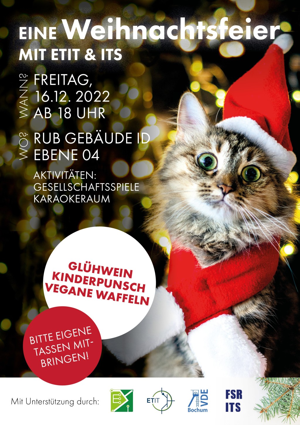 Plakat zur Weihnachtsfeier. Es zeigt eine flauschige graue Katze mit einer Weihnachtsmütze und einem roten Schal mit weißen Enden, die in die Kamera schaut.